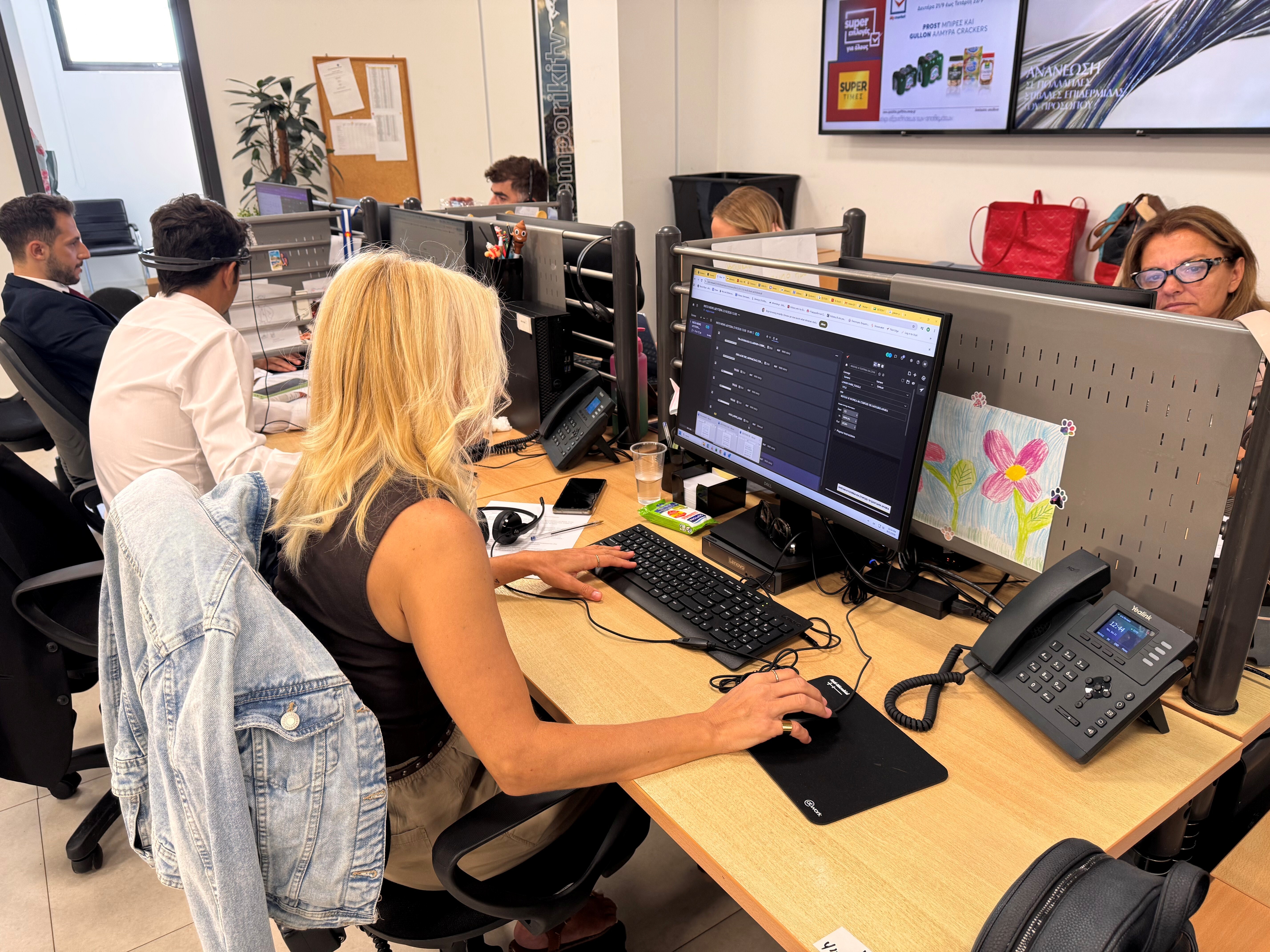 Naftemporiki TV newsroom